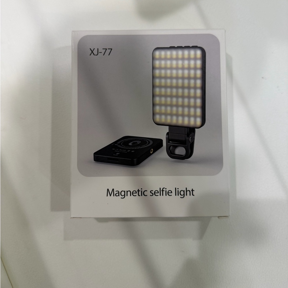 Magnetic selfie light for electronics 📸